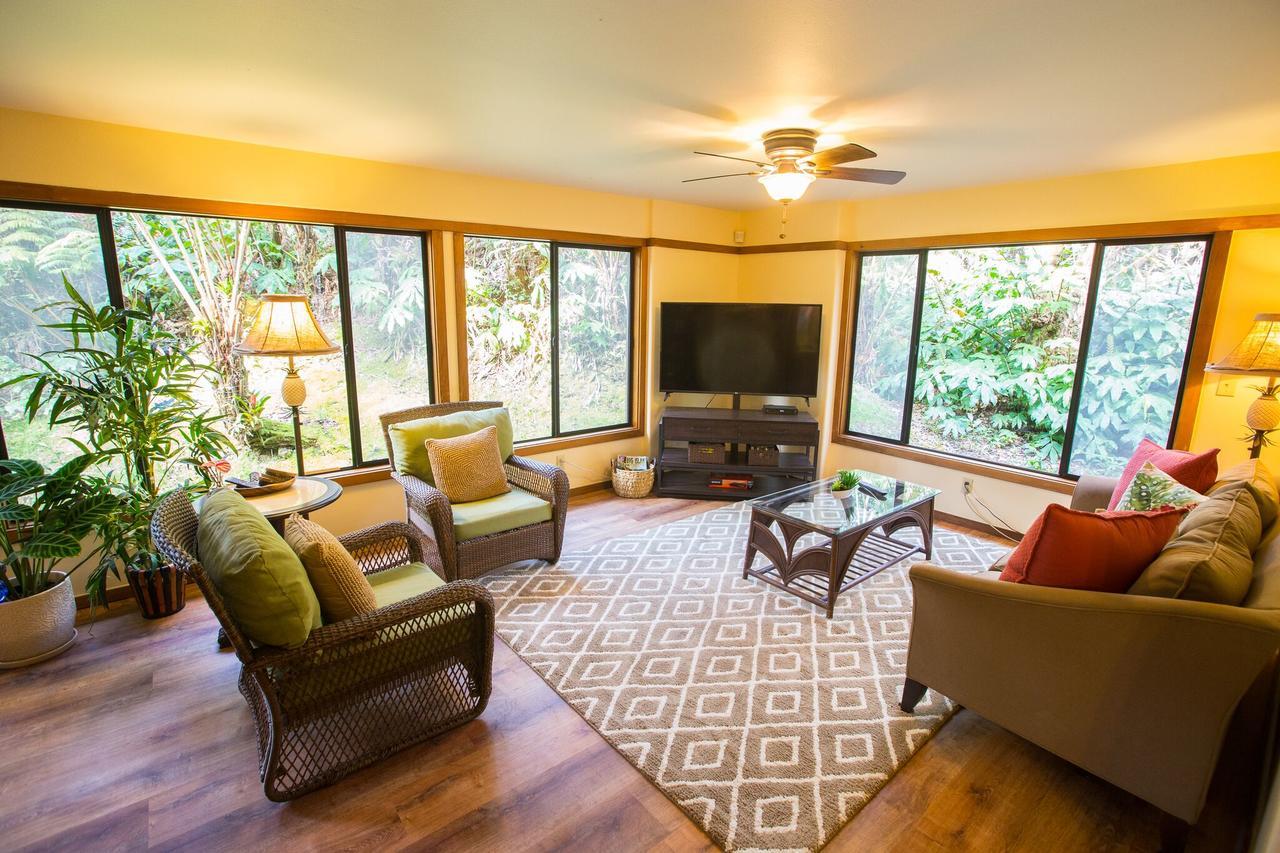 Hale Mauna Loa Upper Level With Shared Hot Tub Volcano Exterior photo